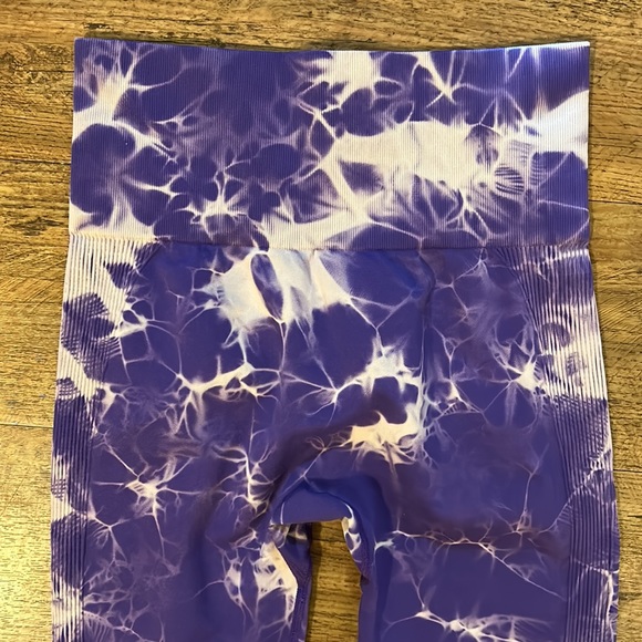Forge Purple and White Tie Dye Leggings - Picture 6 of 7